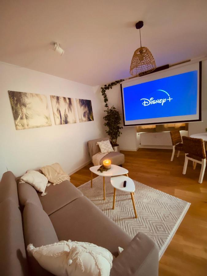 Home Cinema - Balcony - Wi-Fi & Streams Magdeburgo Exterior foto